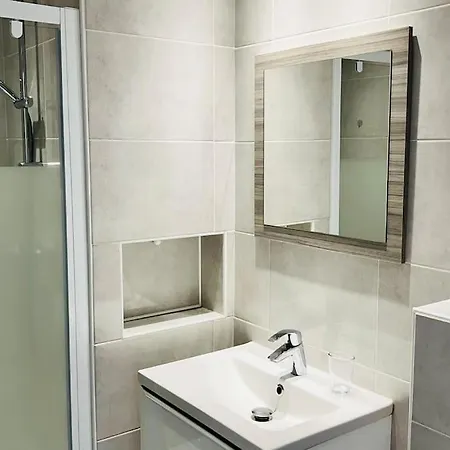 Avec Piscine Et Terrain De Tennis Apartamento Antibes